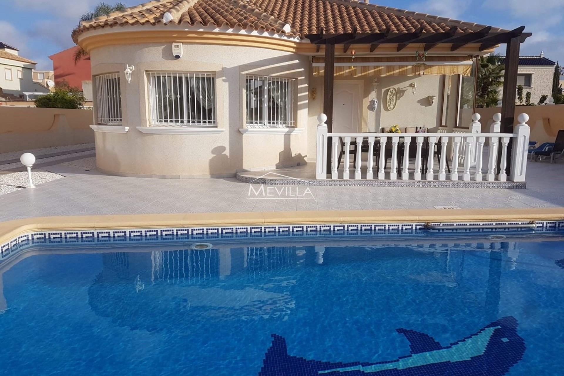  A MODERN STYLE VILLA NEAR THE BEACH IN LA ZENIA FOR SALE