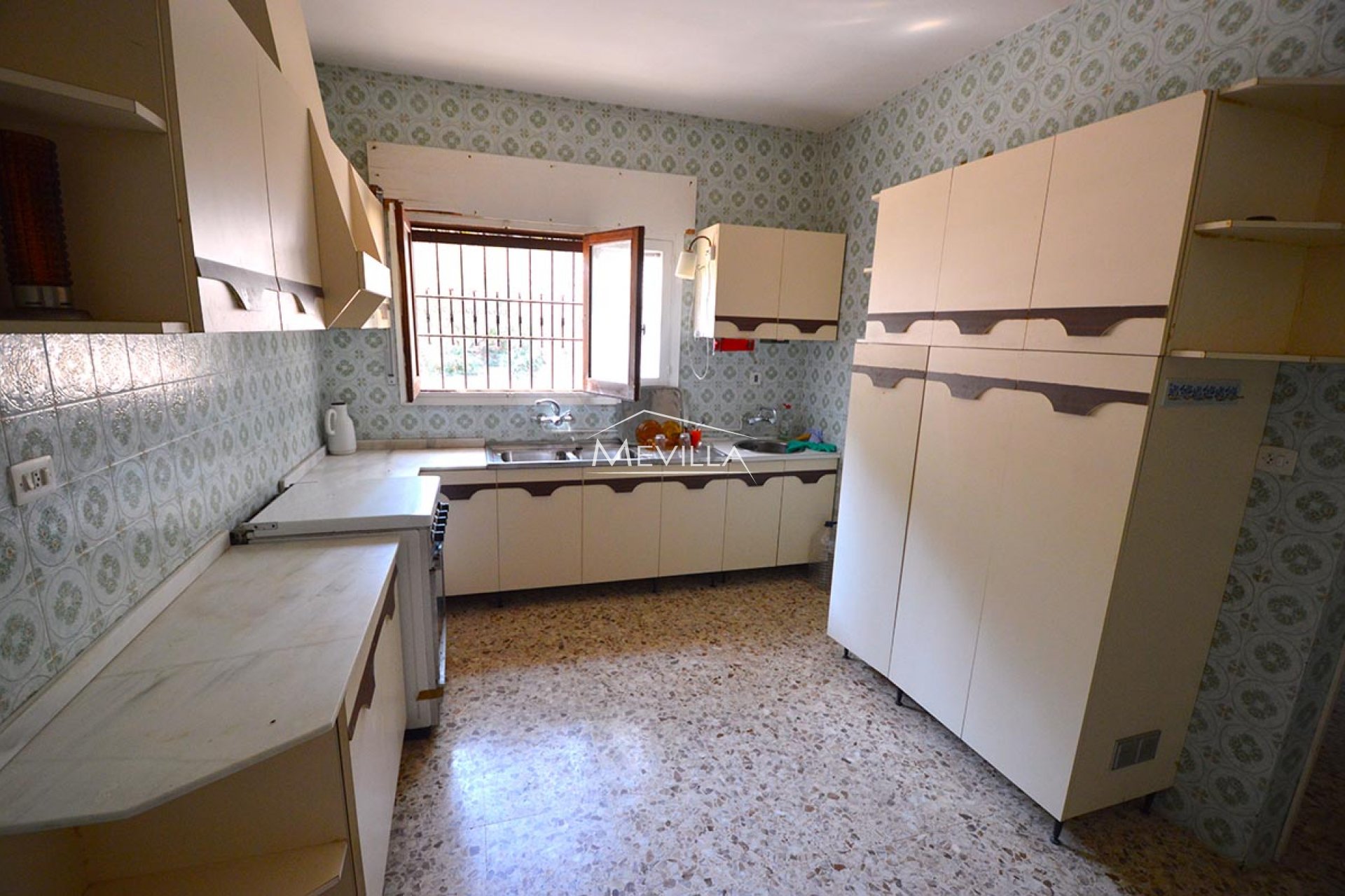 Återförsäljare - Plot - Orihuela Costa - Campoamor