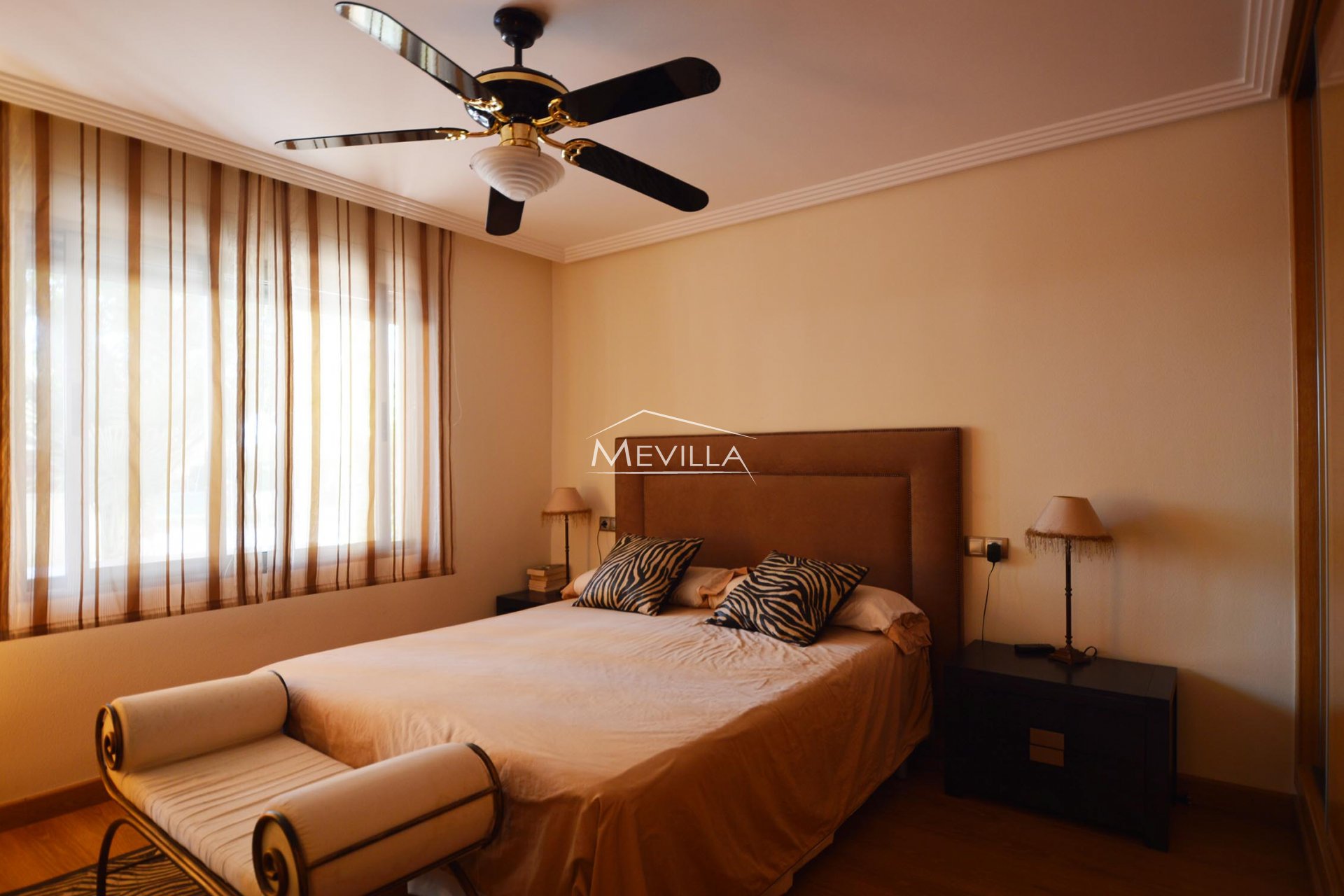 Återförsäljare - Villa - Orihuela Costa - Campoamor