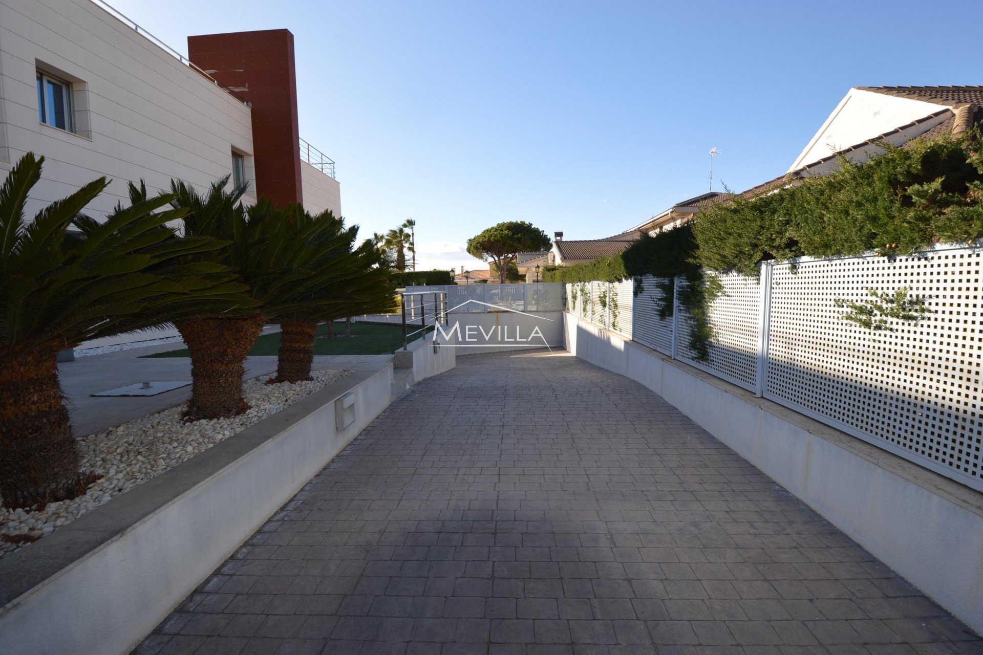 Återförsäljare - Villa - Orihuela Costa - La Zenia