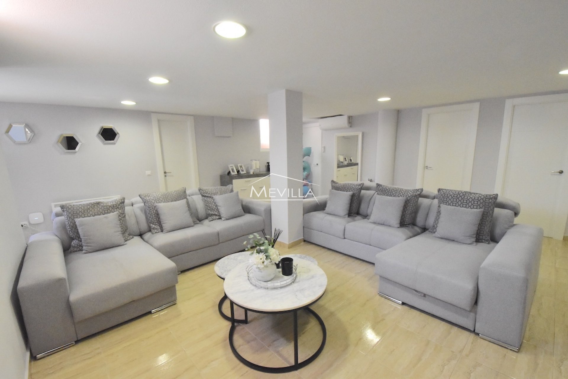 Återförsäljare - Villa - Orihuela Costa - La Zenia