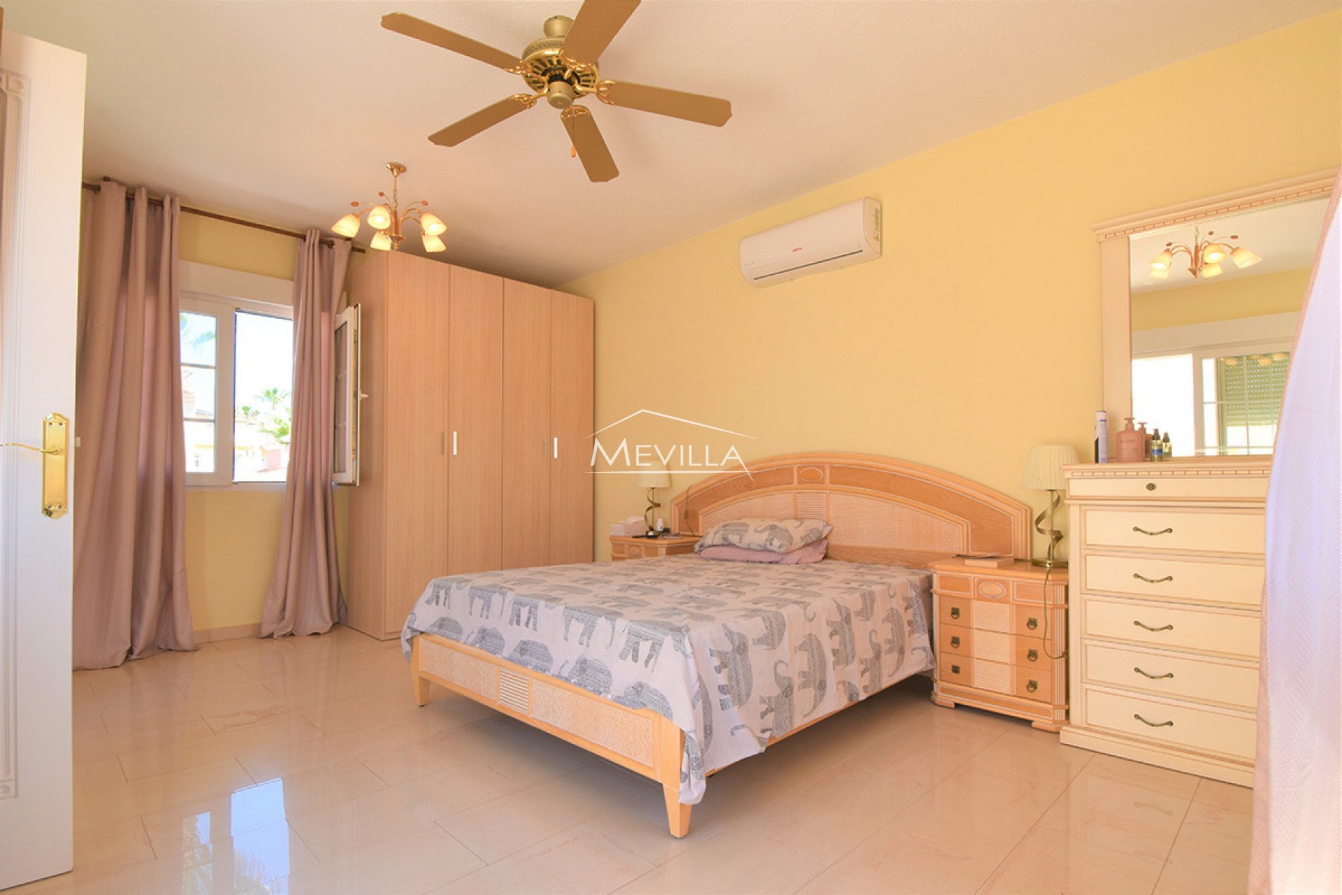 Återförsäljare - Villa - Orihuela Costa - Playa Flamenca