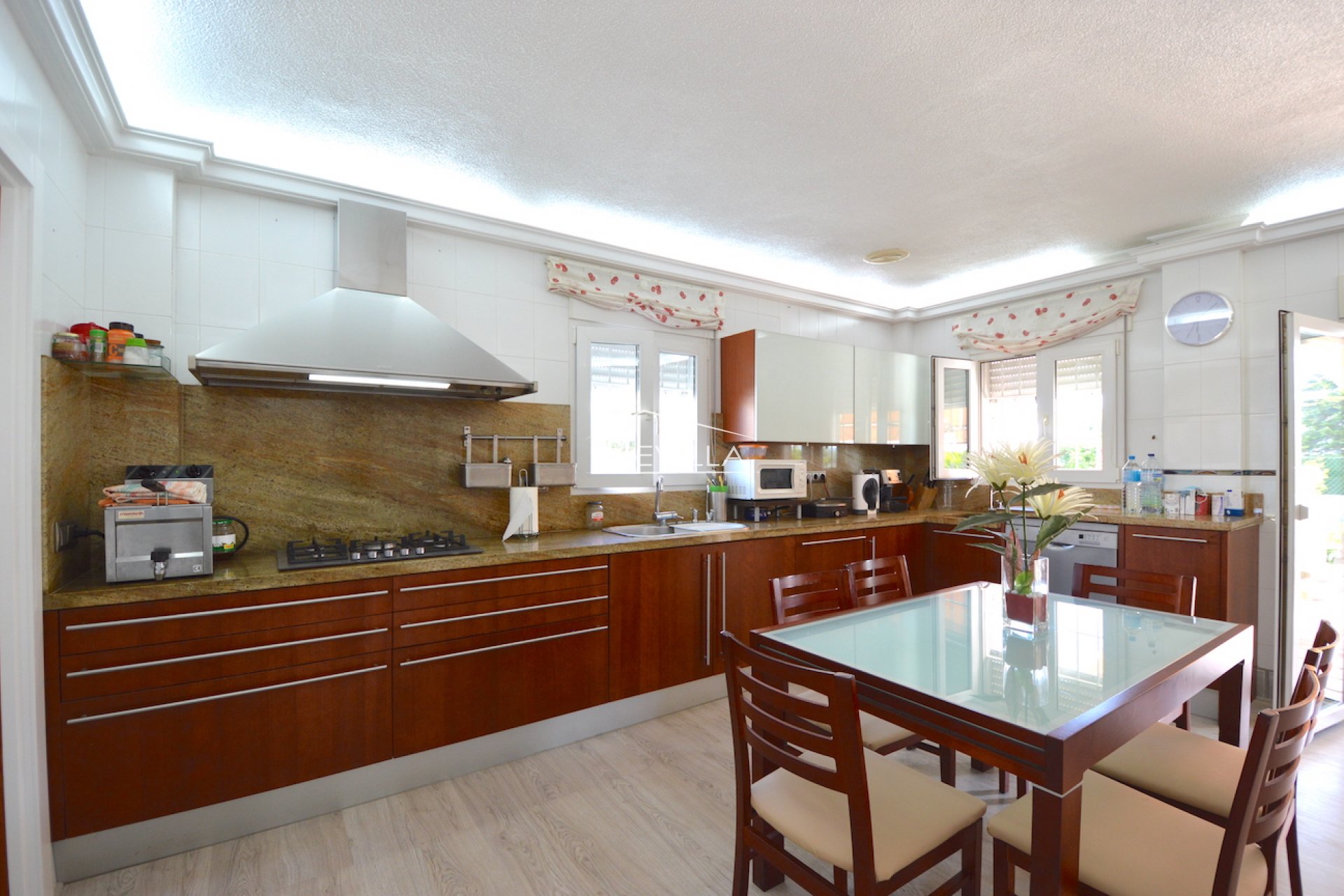 Återförsäljare - Villa - Torrevieja - La Veleta