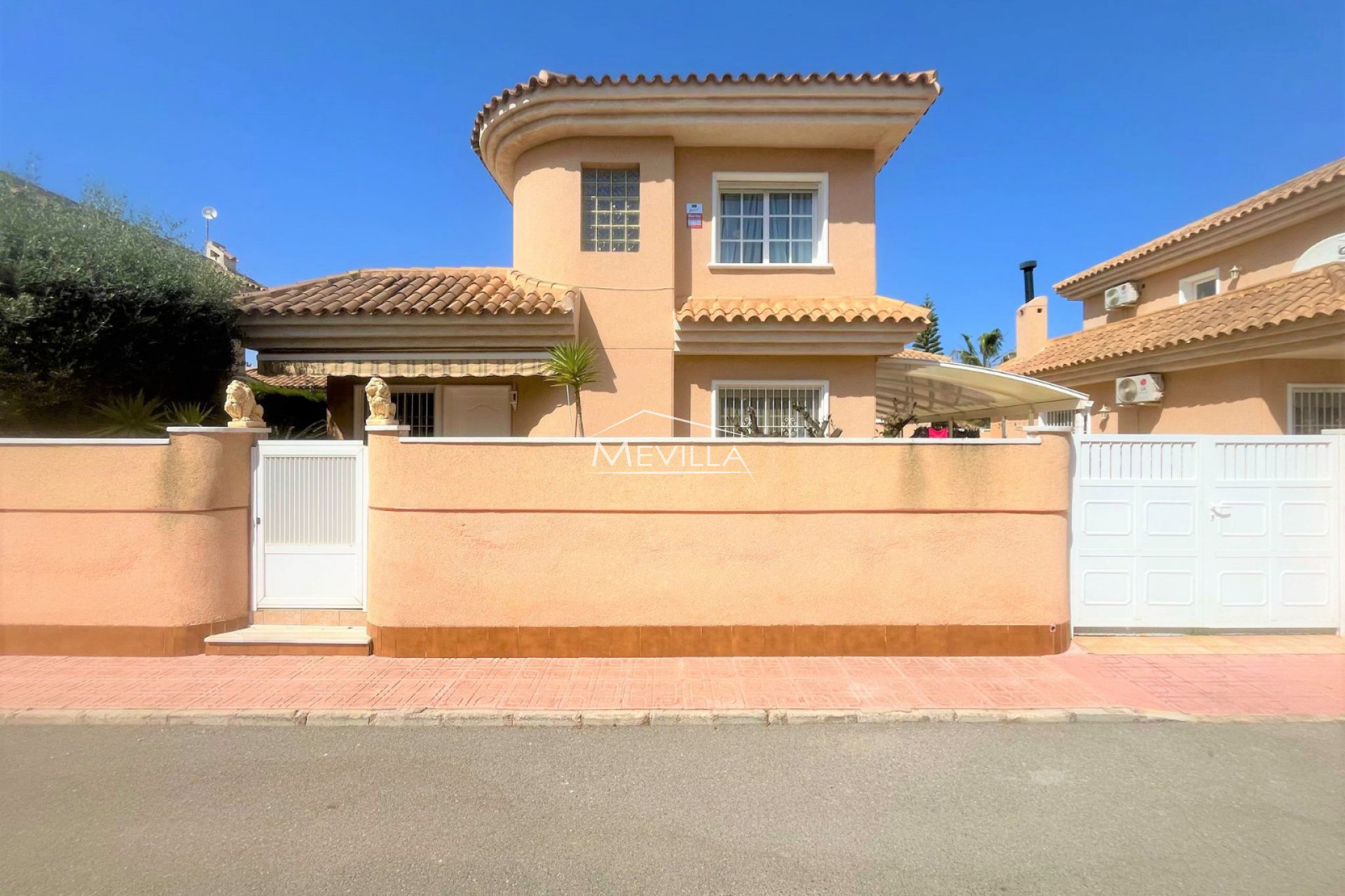 Återförsäljare - Villa - Torrevieja - Los Altos