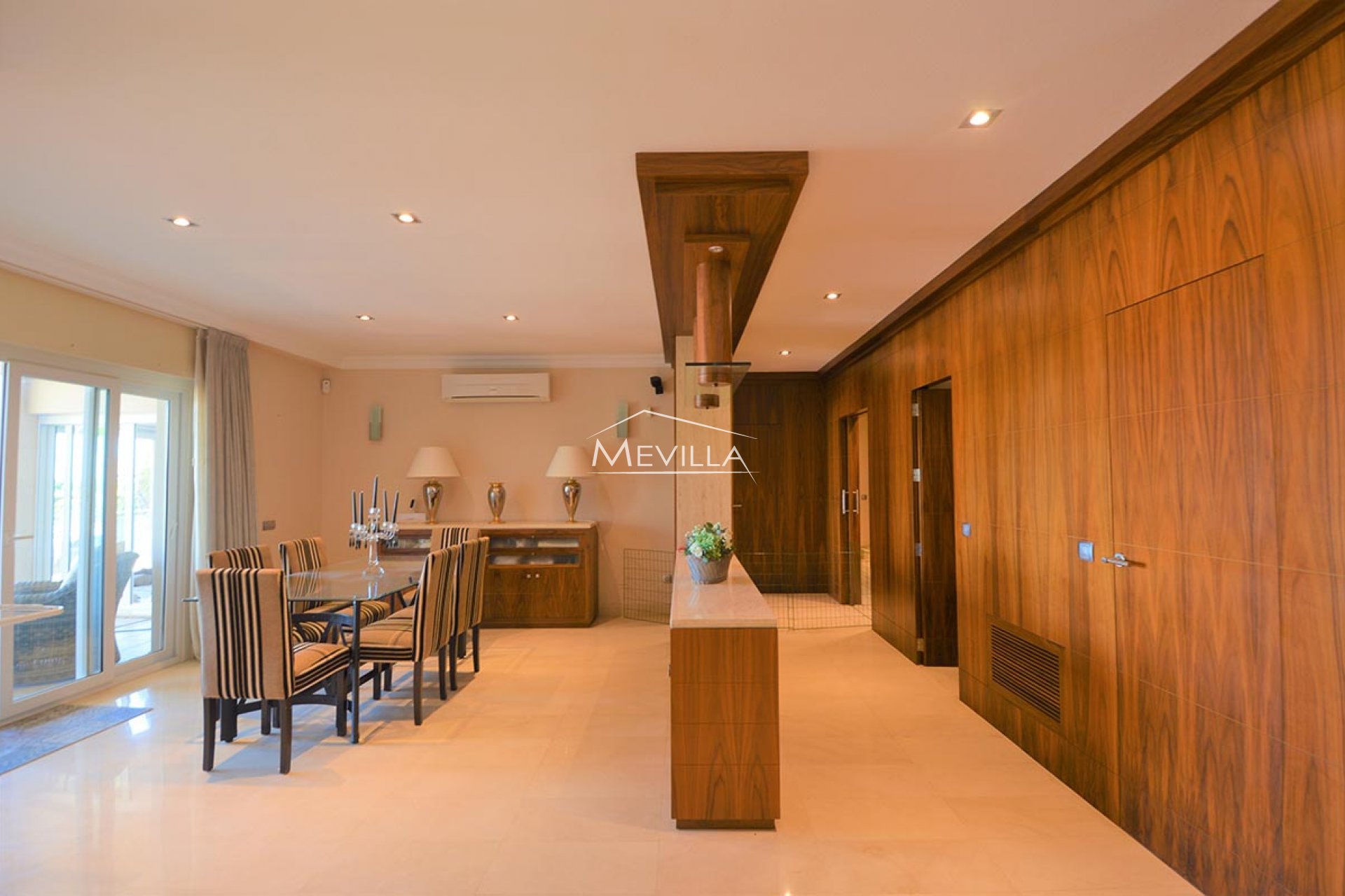 Återförsäljare - Villa - Torrevieja