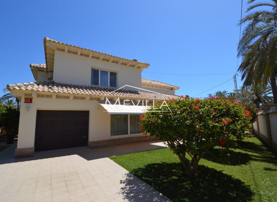 BEAUTIFUL VILLA WITH SEA VIEWS IN CABO ROIG