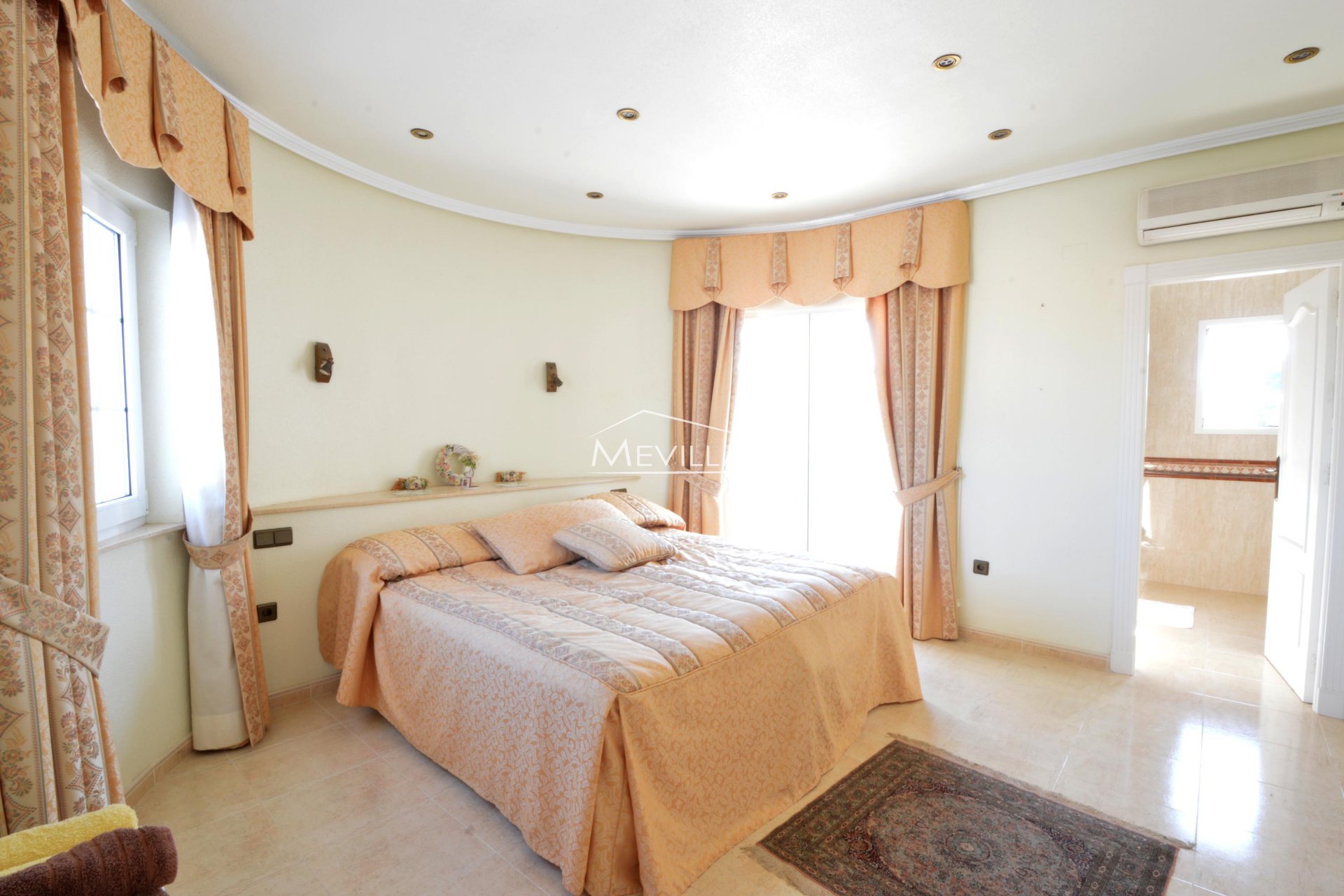Das Schlafzimmer