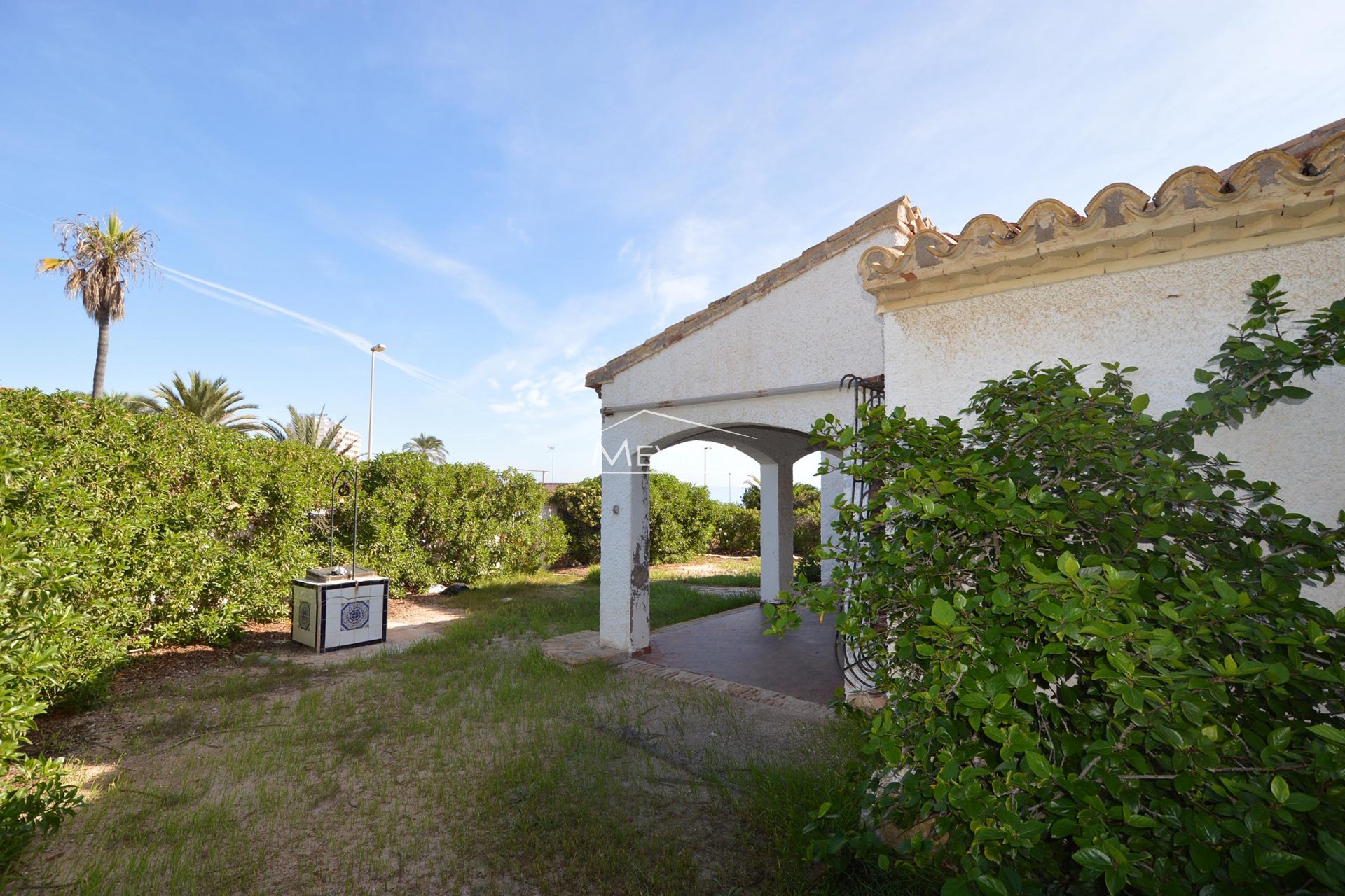 Der Garten hinter dem Haus