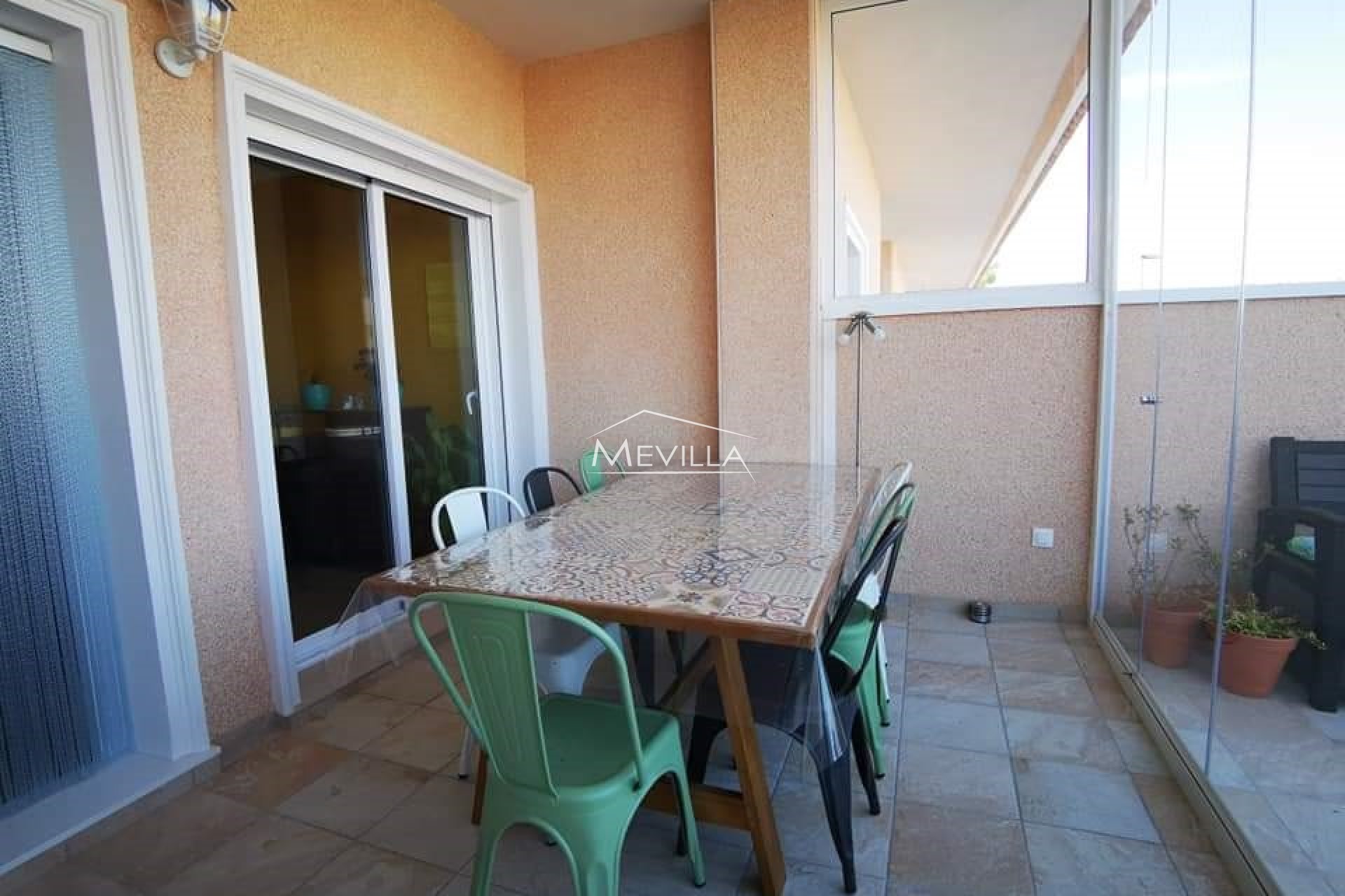 Die überdachte Terrasse