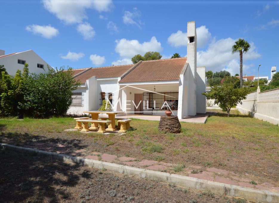 Die Villa in San Miguel de Salinas