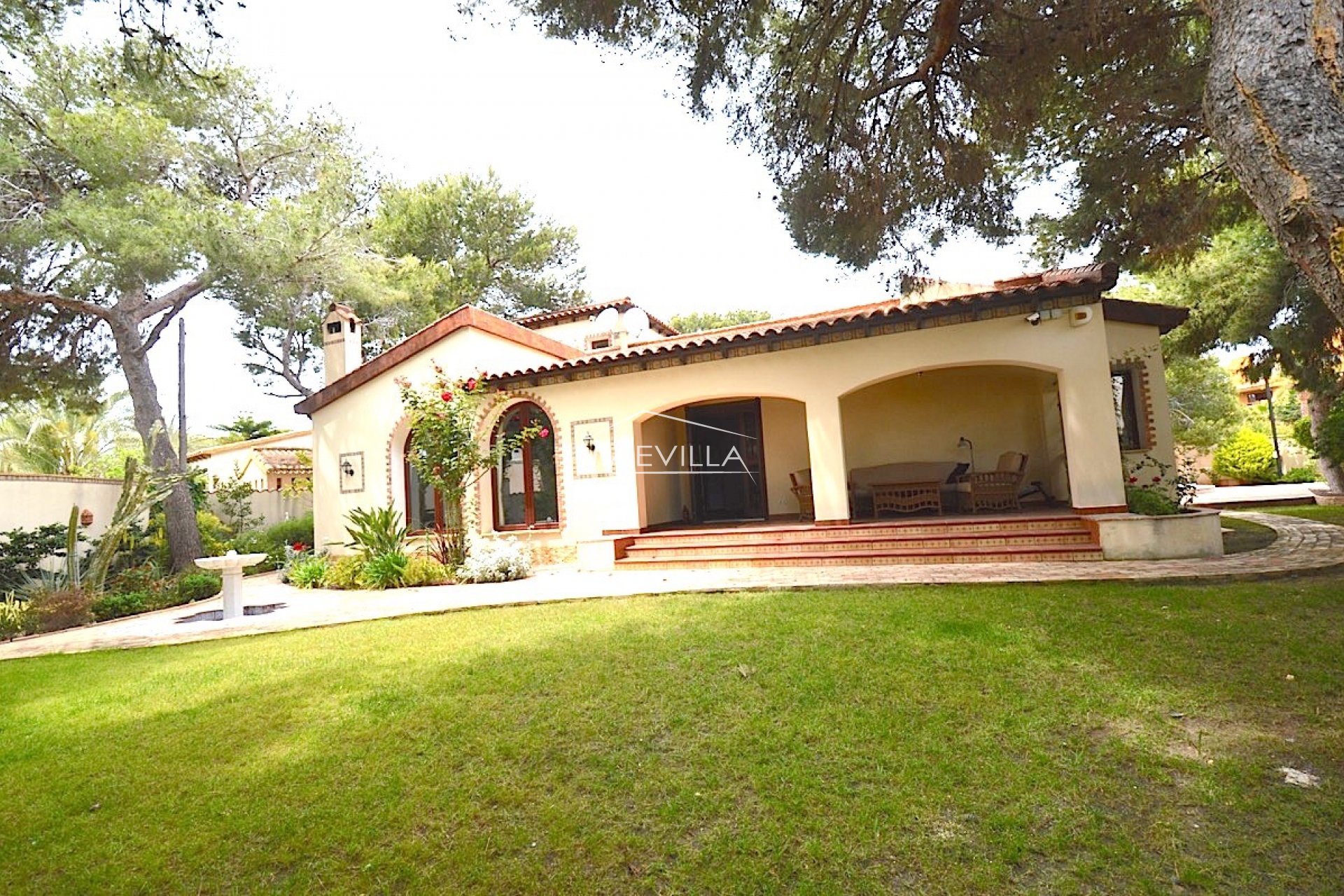 die Villa mit Garten