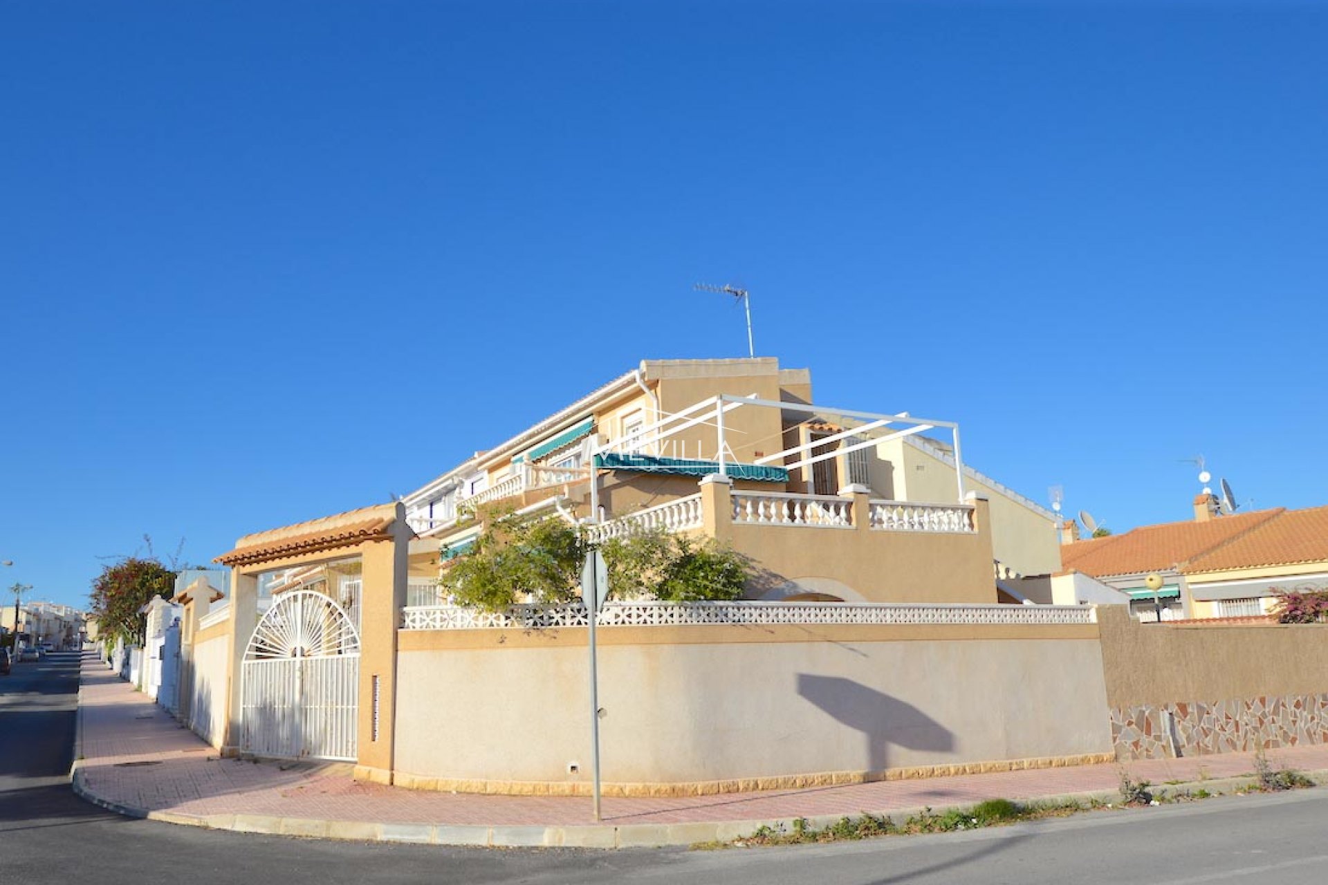 DUPLEX CON APARTAMENTO INDEPENDIENTE EN VENTA EN LA FLORIDA