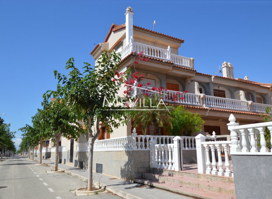 Duplex with sea views in Torre de la Horadada for sale 