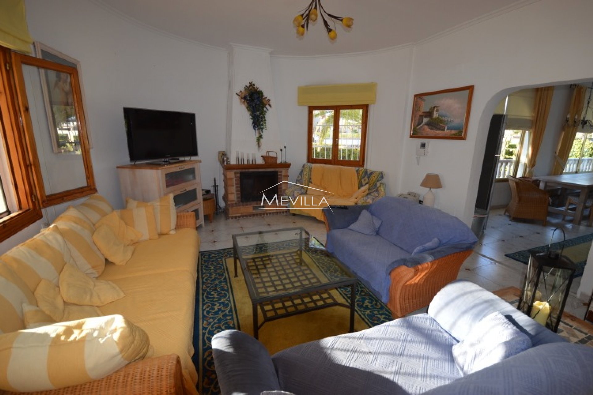 El salon con chimenea