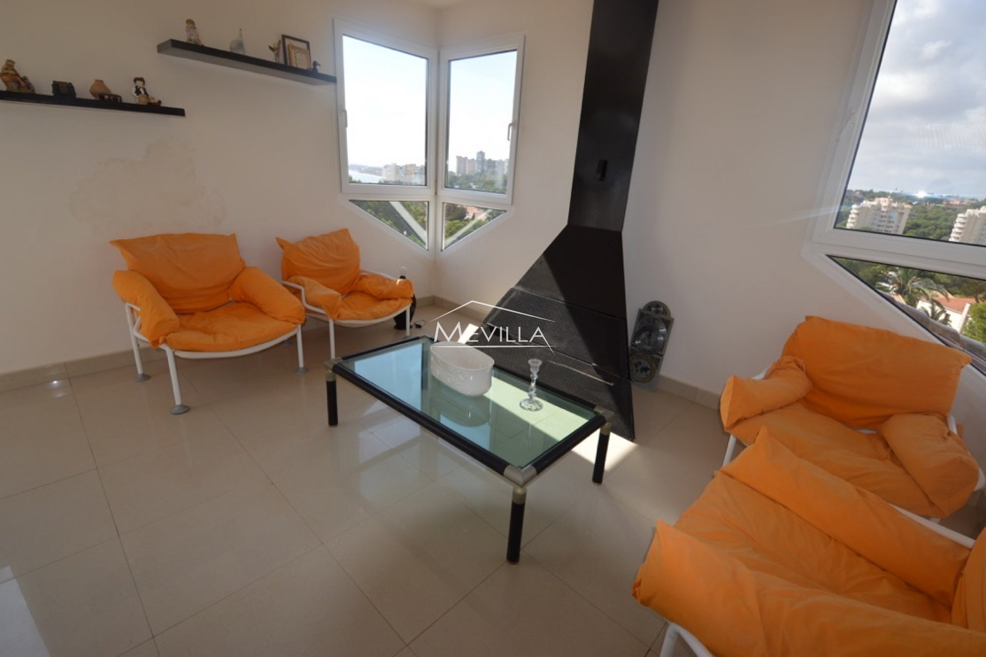 El salon con chimenea
