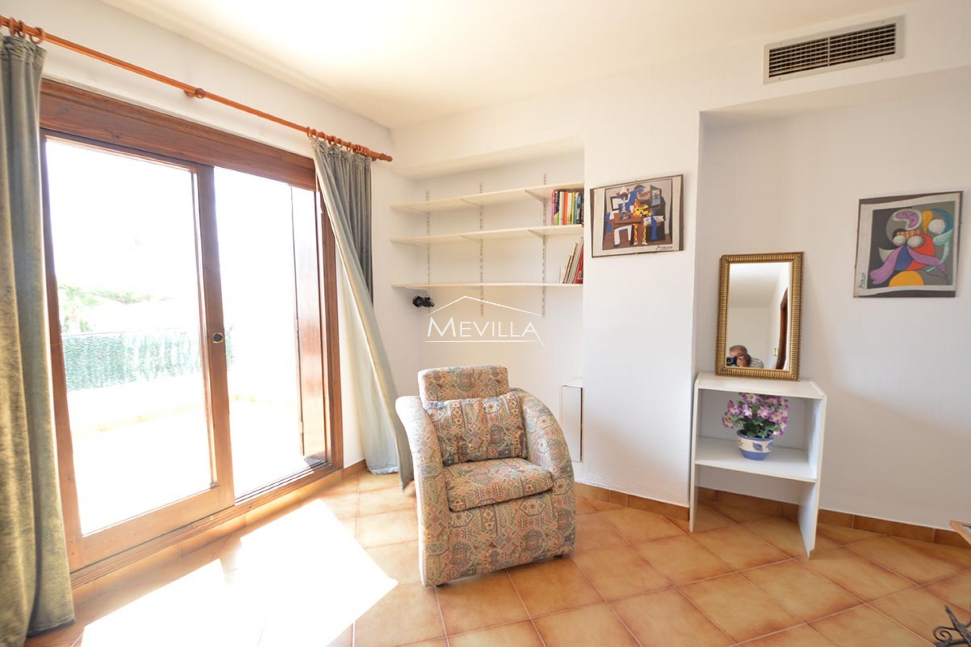 El salon en el segunda planta