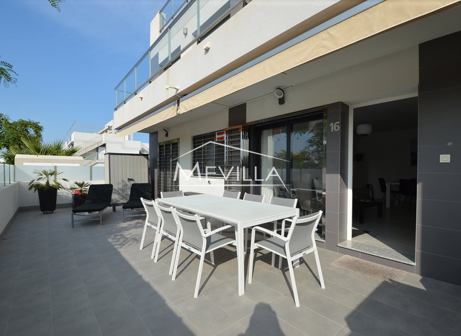 Ground floor apartment with large terrace in Torre de la Horadada for sale.