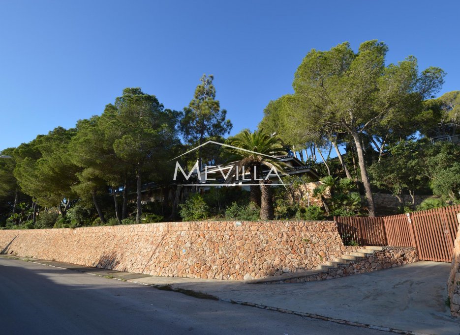 HERRLICHE VILLA MIT SCHWIMMBAD CAMPOAMOR, ORIHUELA COSTA