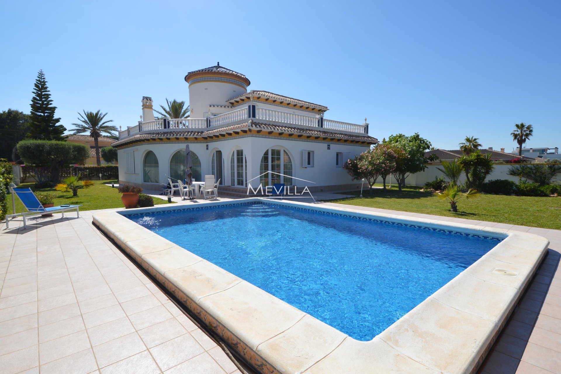 LUXUSVILLA IN CABO ROIG ZU VERKAUFEN