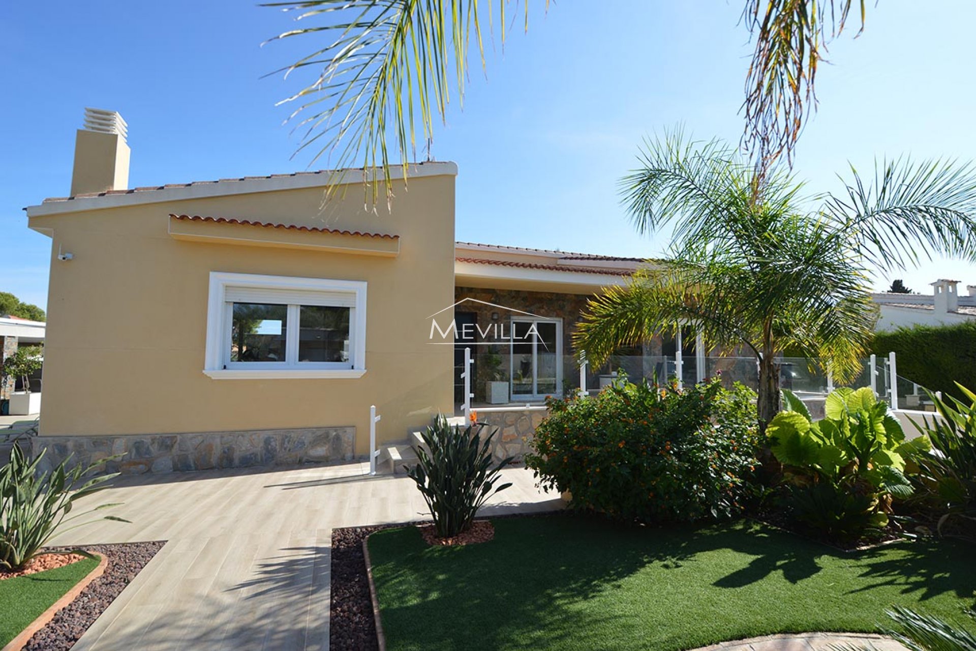 MODERN STYLE VILLA IN LA ZENIA FOR SALE 