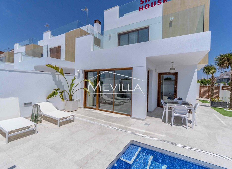 Obra nueva - Chalet / Villa - Pilar de la Horadada - Torre de la Horadada