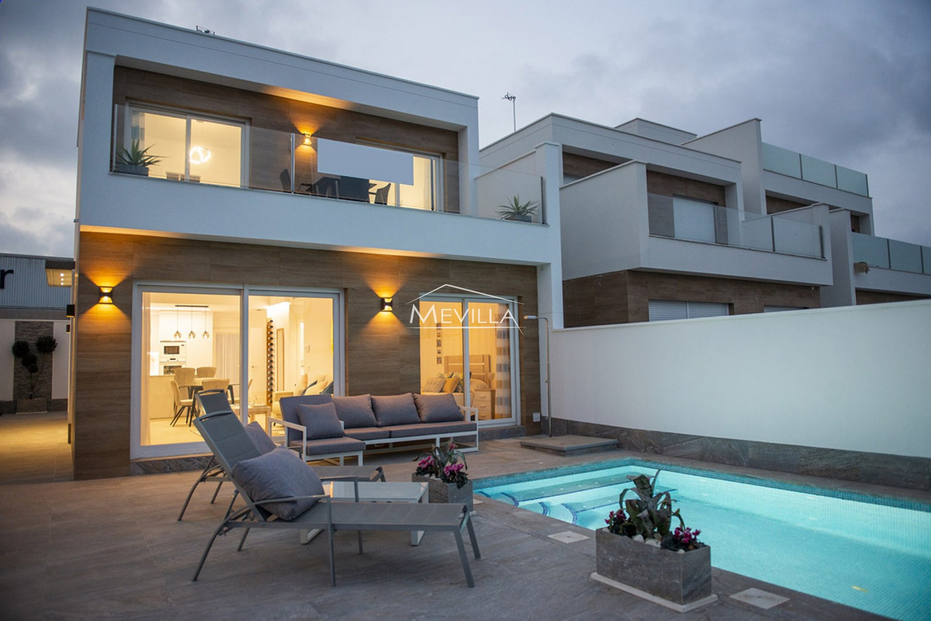 Obra nueva - Chalet / Villa - Pilar de la Horadada