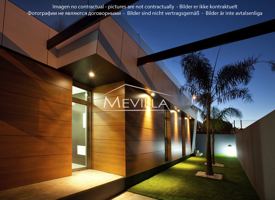 Obra nueva - Chalet / Villa - Pilar de la Horadada