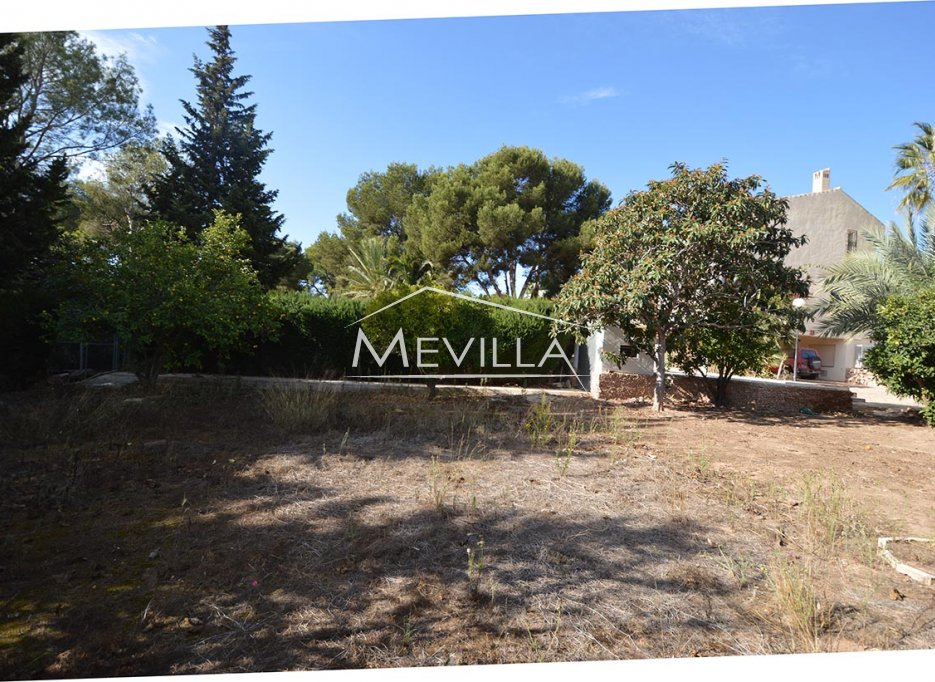 Plot in Villamartin