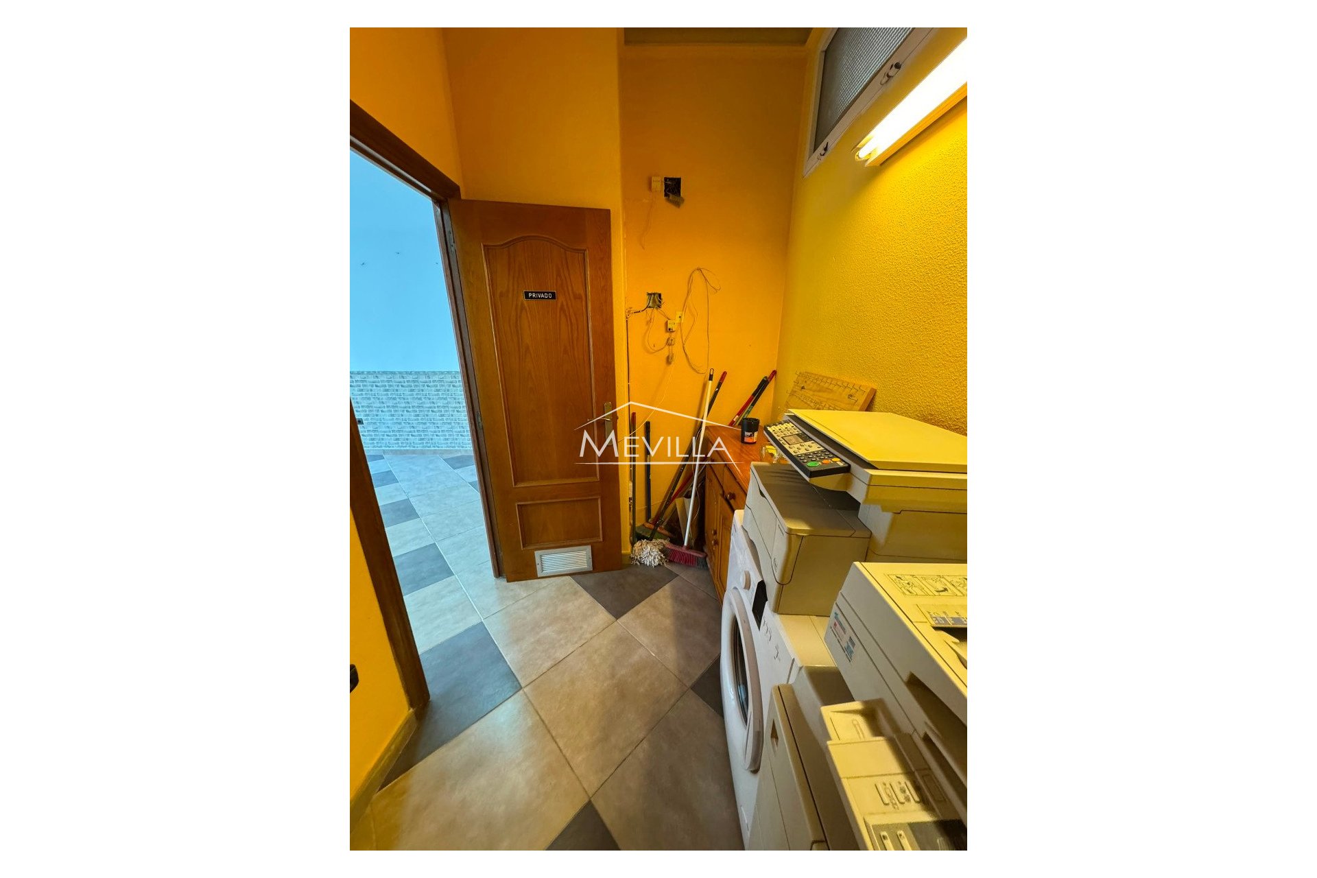 Resales - commercial - Torrevieja - La Mata