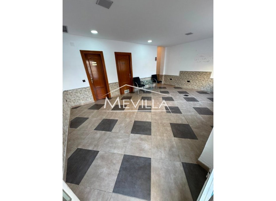 Resales - commercial - Torrevieja - La Mata