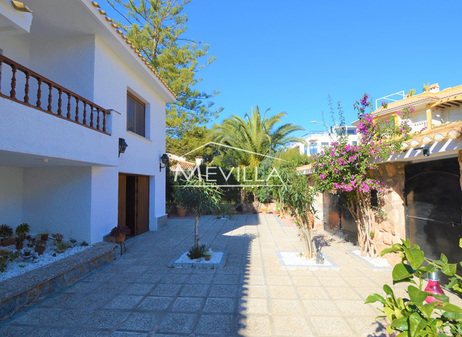 Resales - Villa - Orihuela Costa - Campoamor