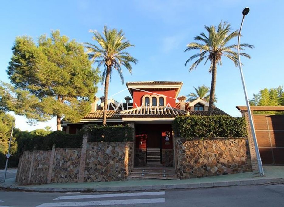 Resales - Villa - Orihuela Costa - Campoamor