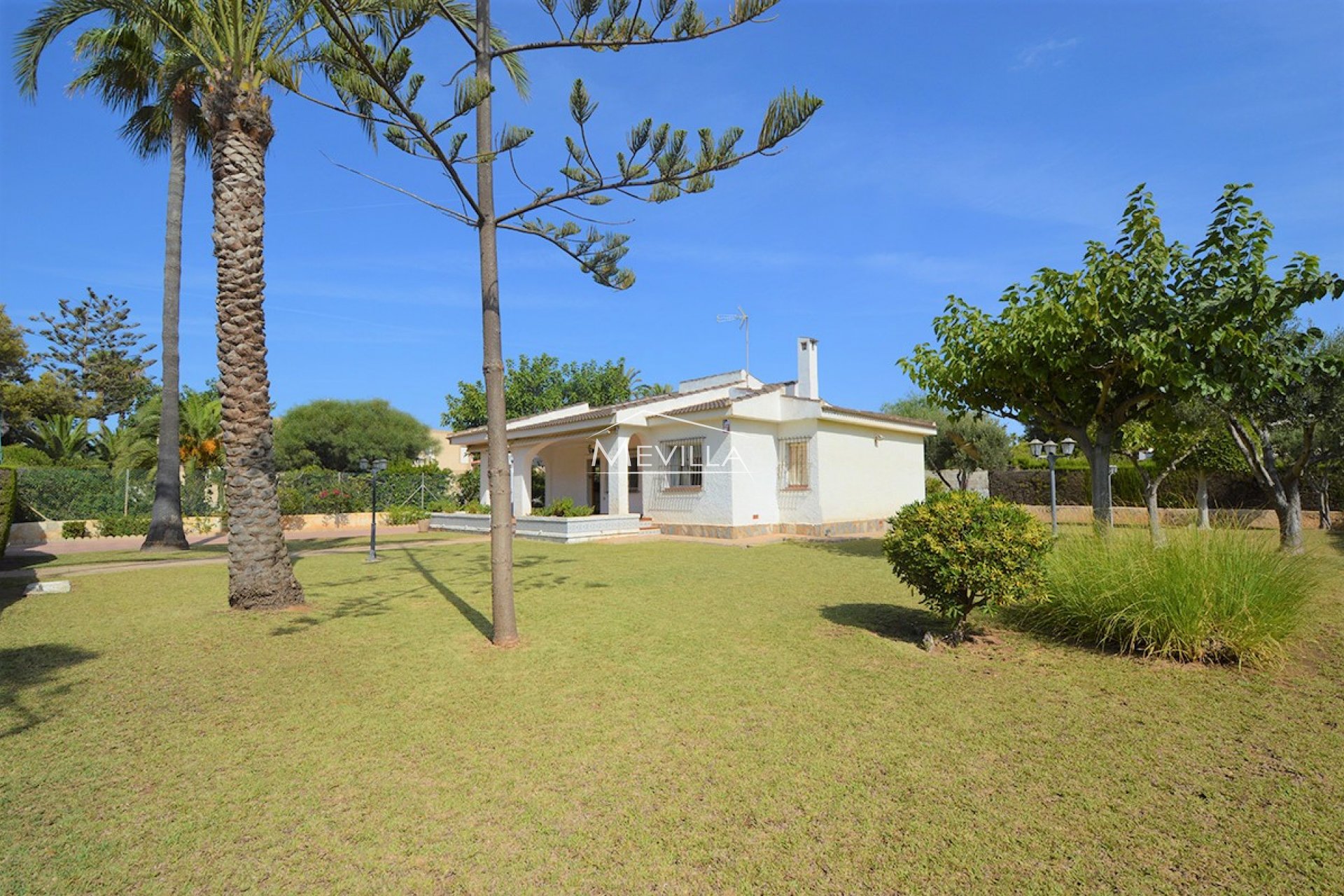 Resales - Villa - Orihuela Costa - La Zenia