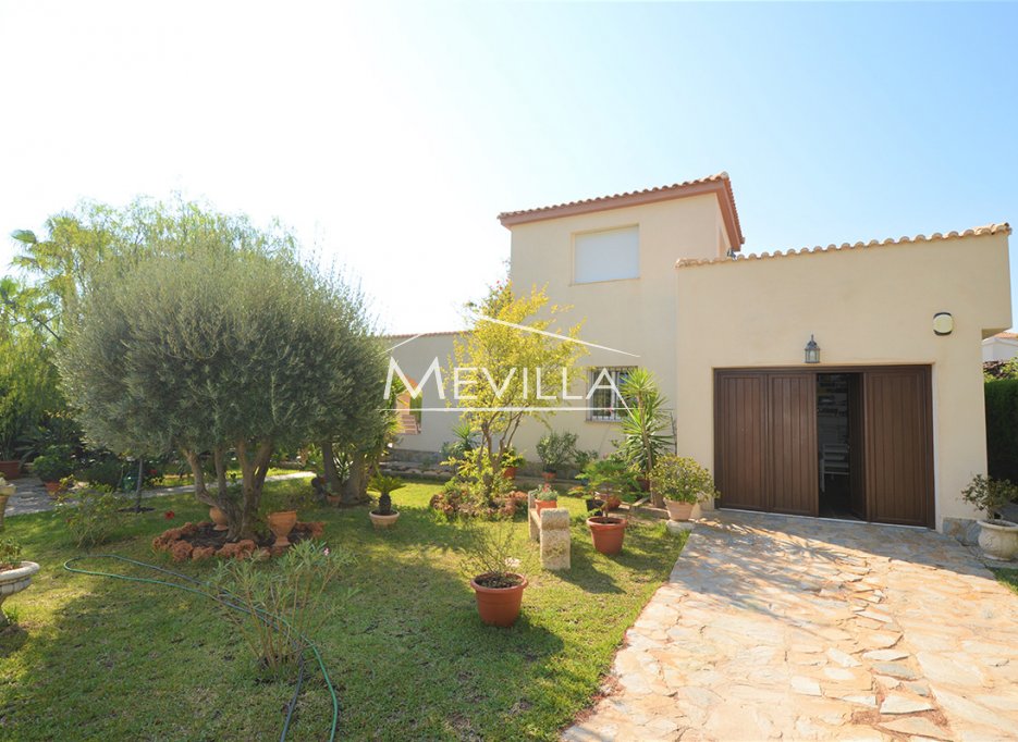 Resales - Villa - Orihuela Costa - La Zenia