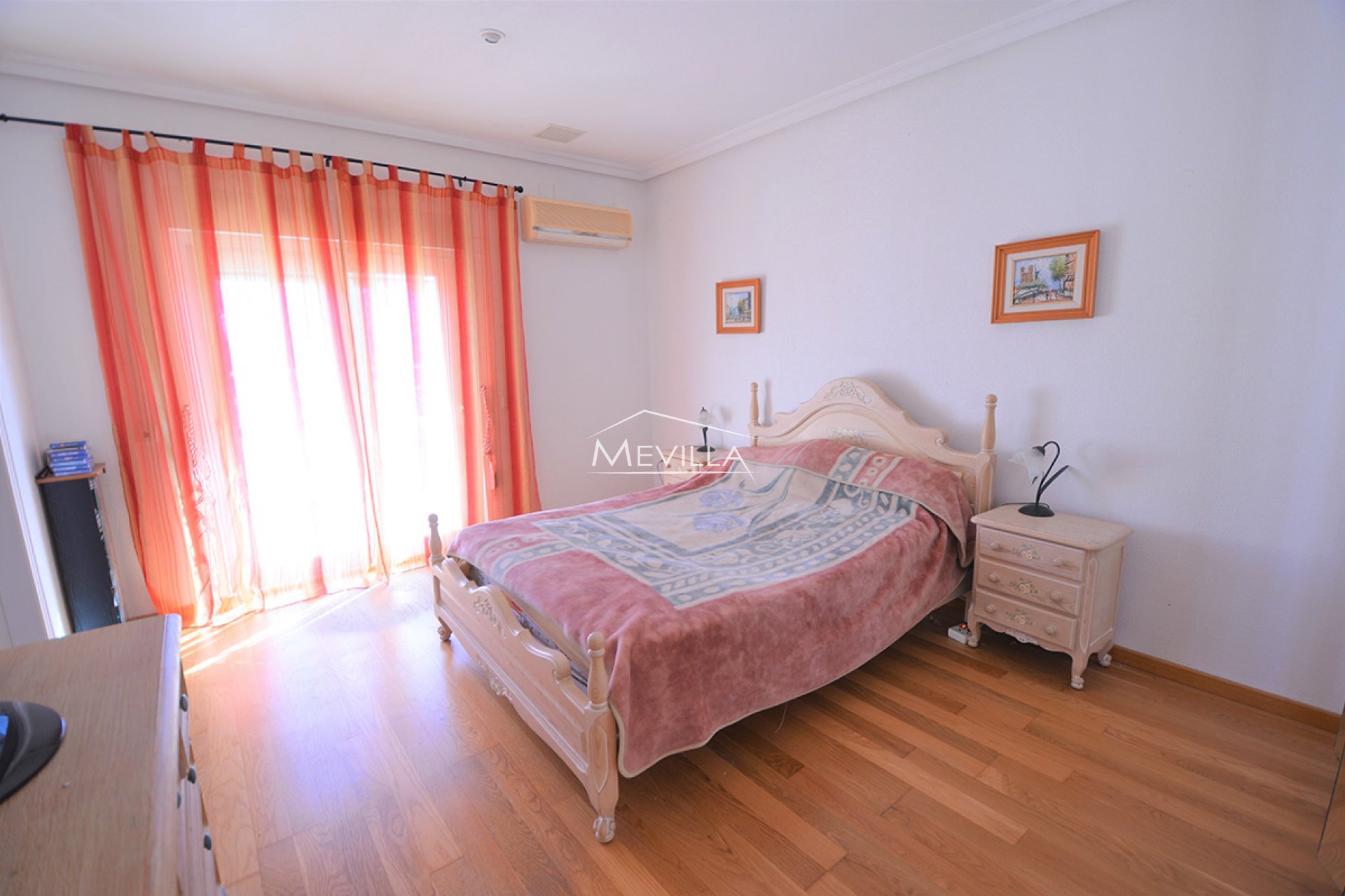 Resales - Villa - Orihuela Costa - La Zenia