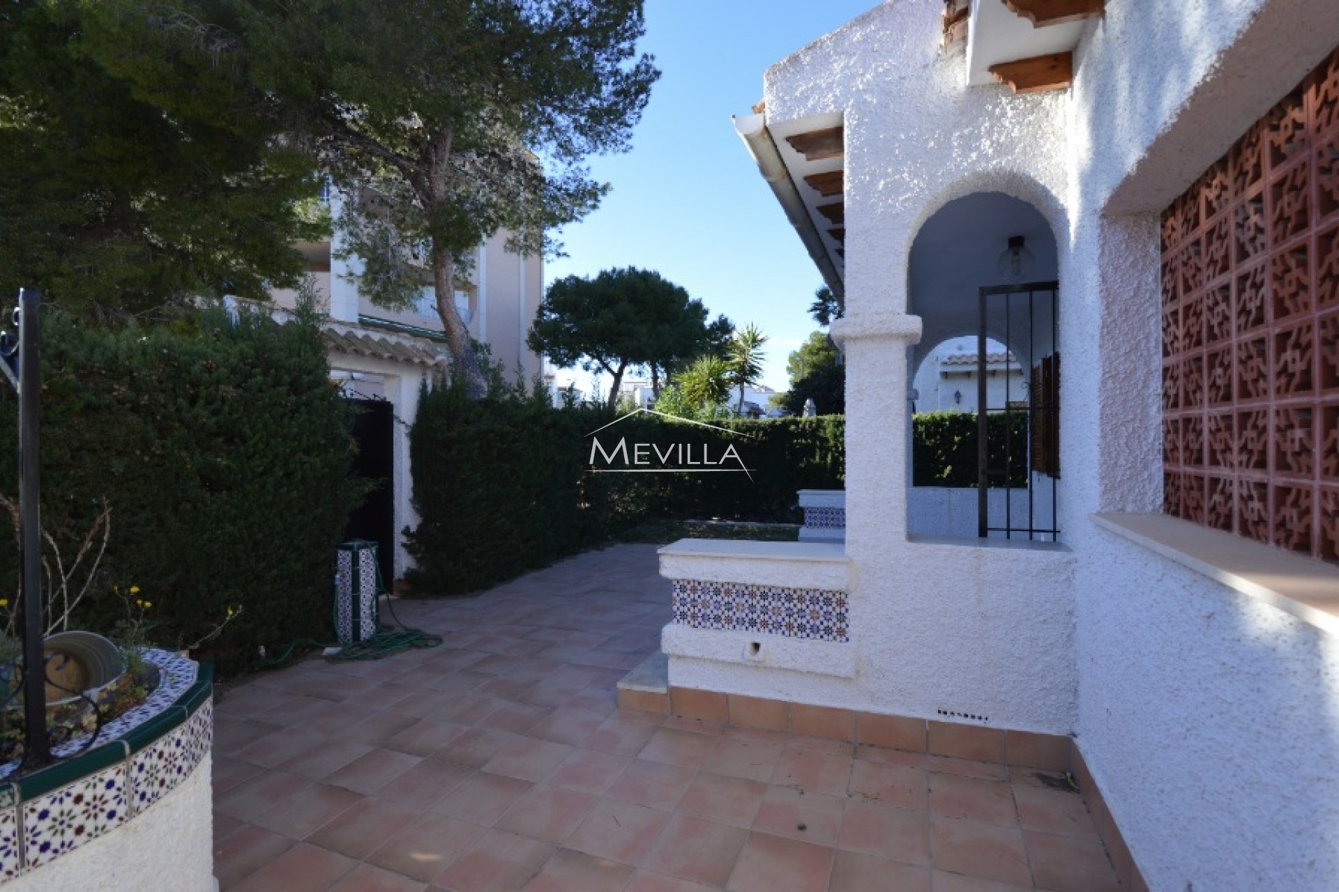 Resales - Villa - Orihuela Costa - La Zenia