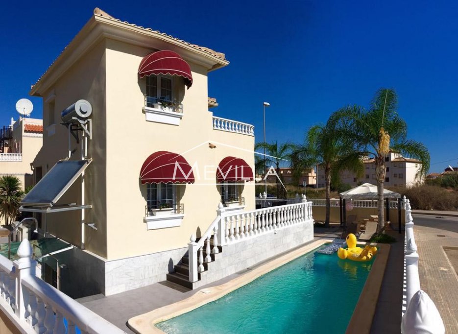 Resales - Villa - Orihuela Costa - La Zenia