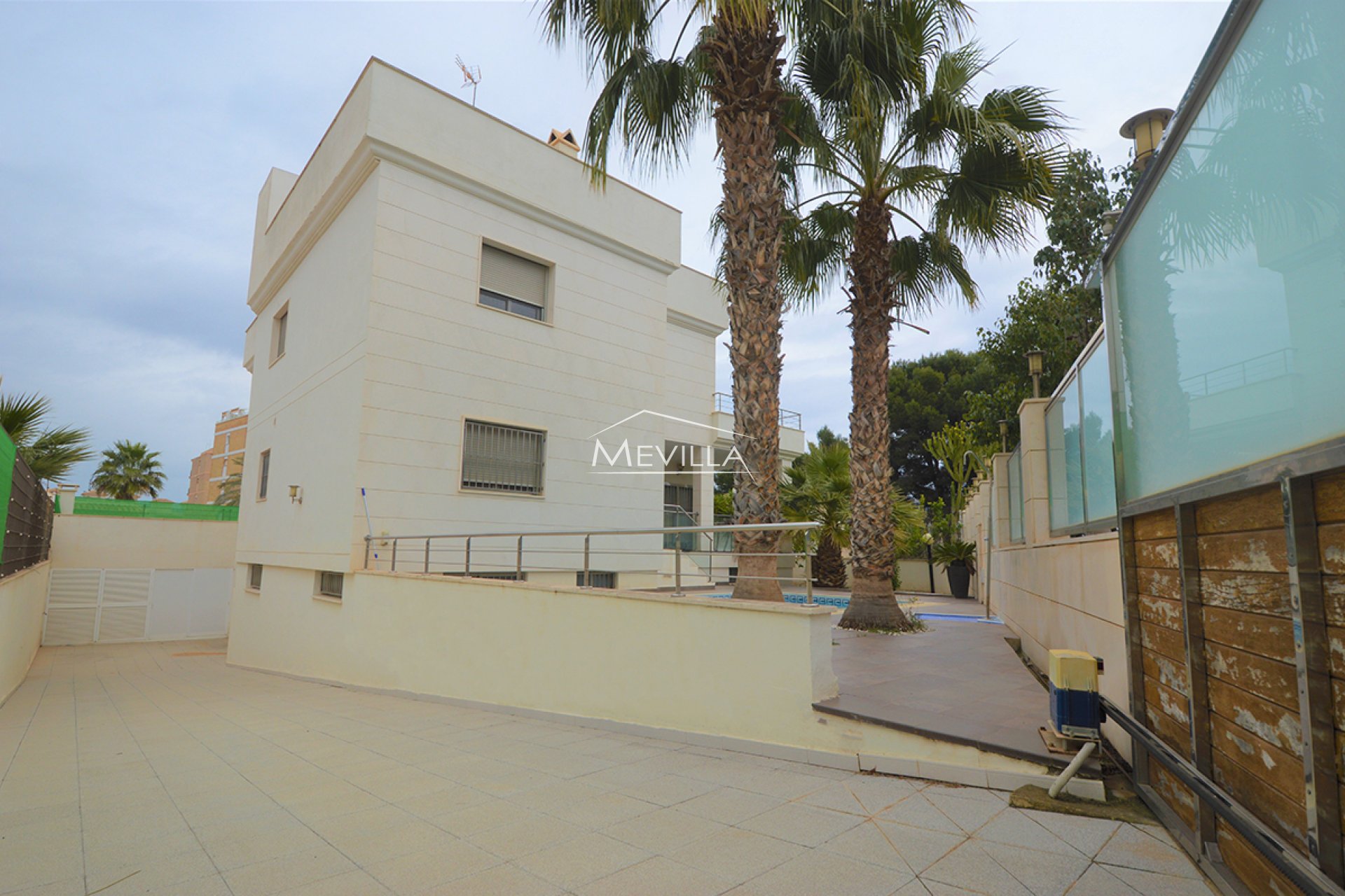 Resales - Villa - Orihuela Costa - La Zenia