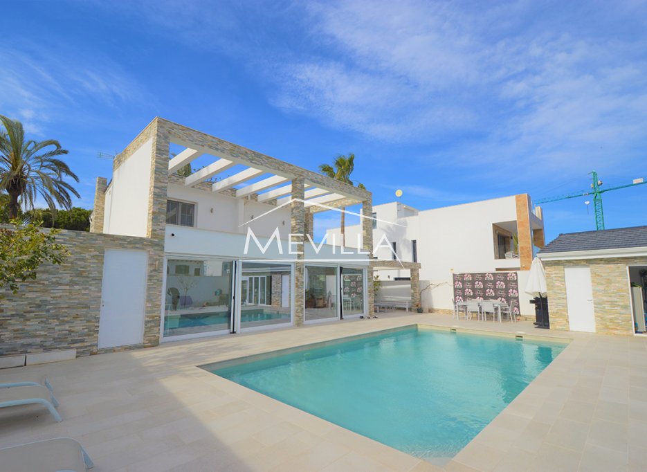 Resales - Villa - Orihuela Costa - La Zenia