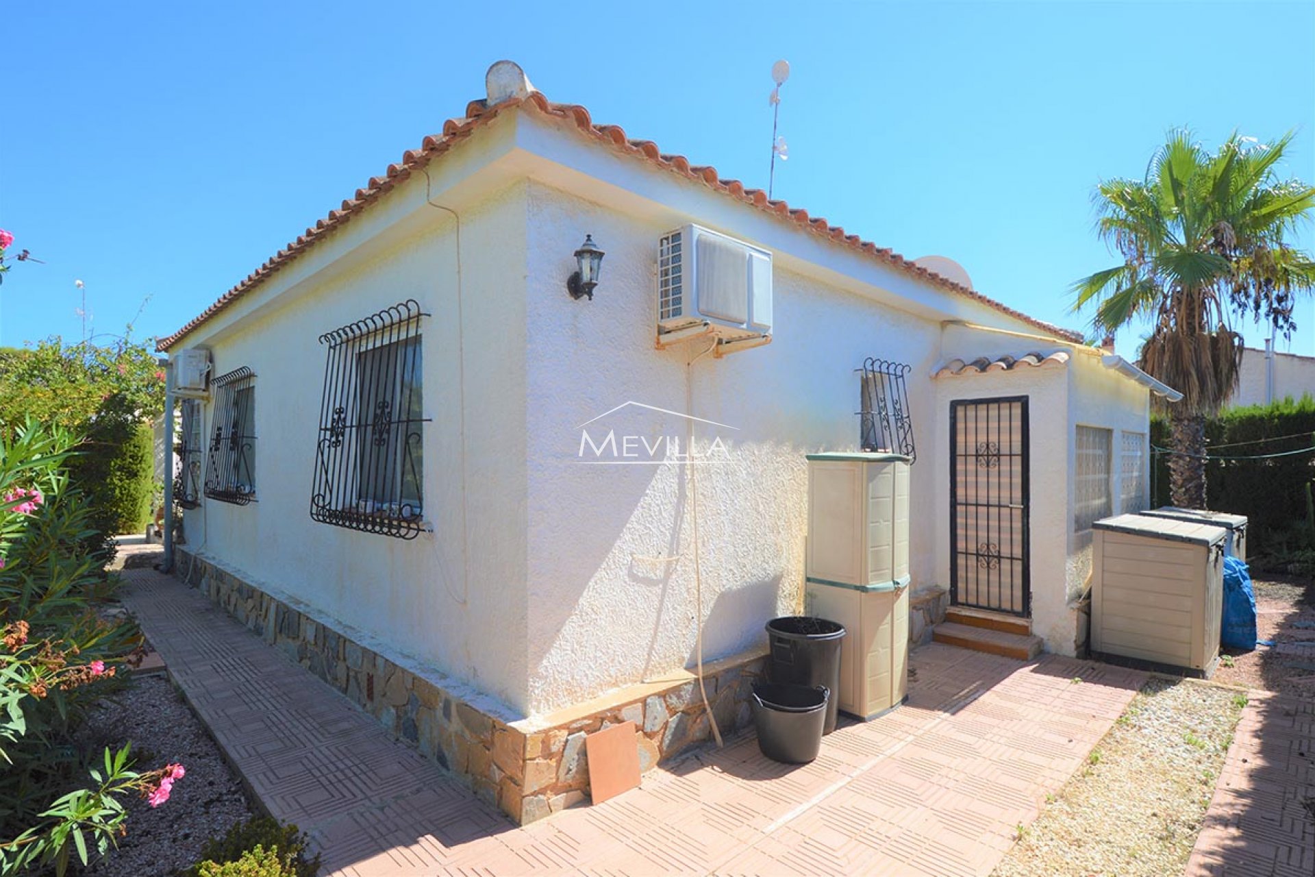 Resales - Villa - Orihuela Costa - La Zenia