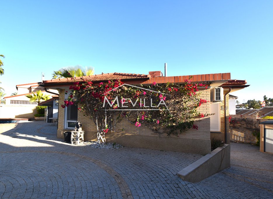 Resales - Villa - Orihuela Costa - La Zenia