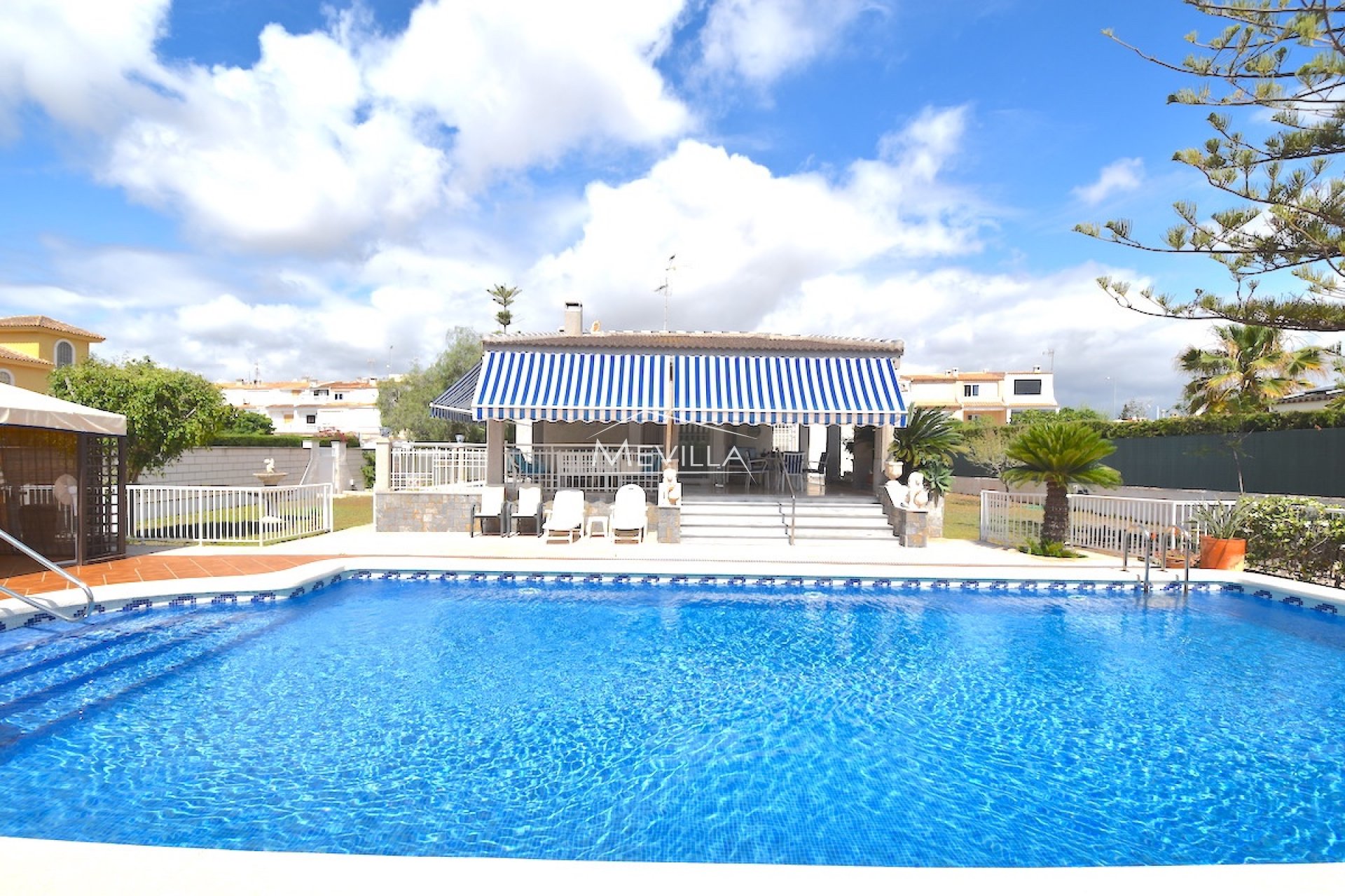 Resales - Villa - Orihuela Costa - La Zenia