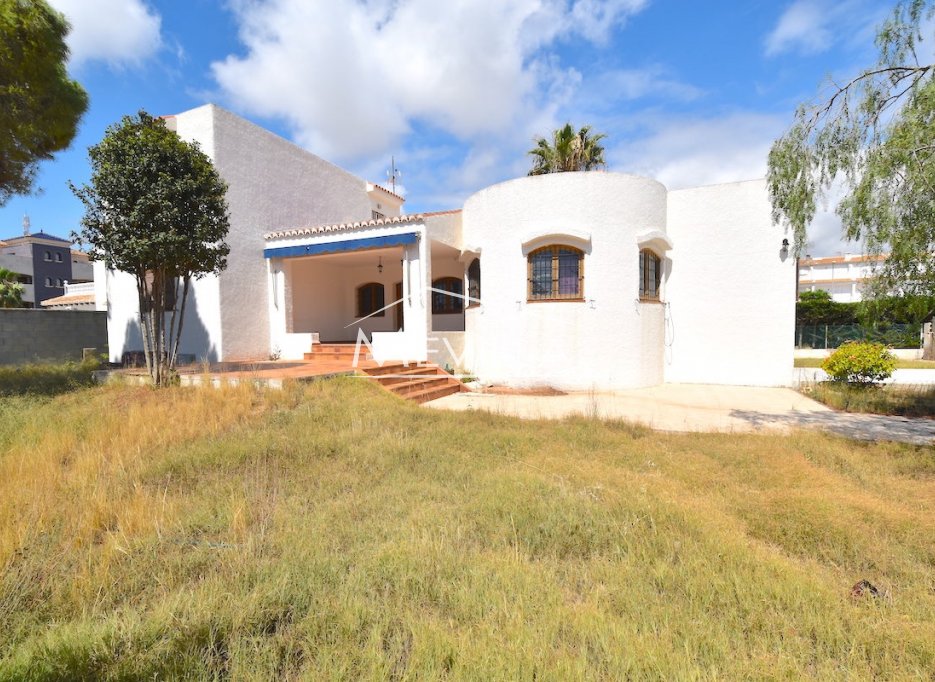 Resales - Villa - Orihuela Costa - La Zenia