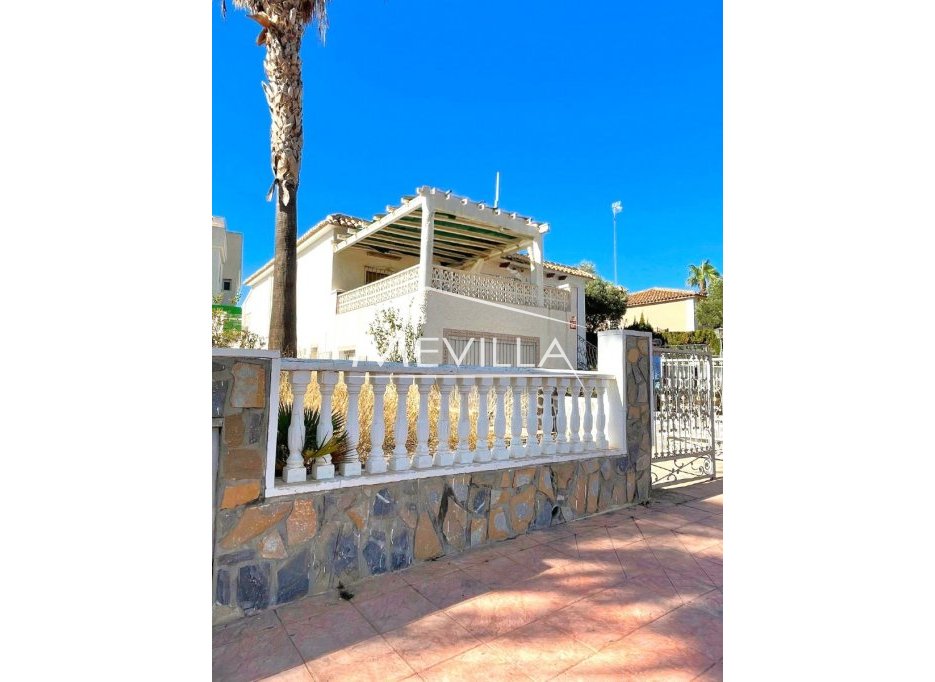 Resales - Villa - Orihuela Costa - La Zenia