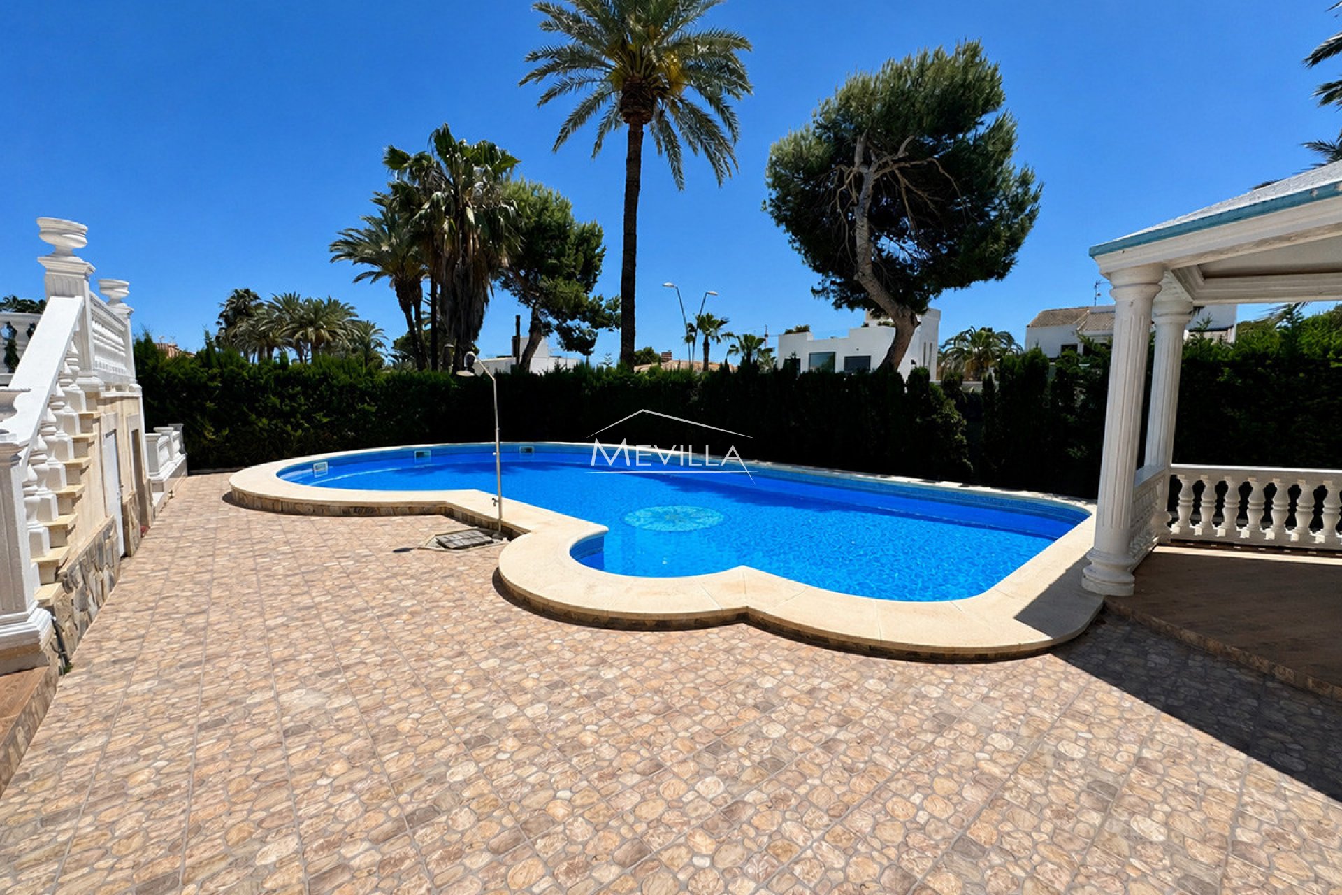 Resales - Villa - Orihuela Costa - La Zenia
