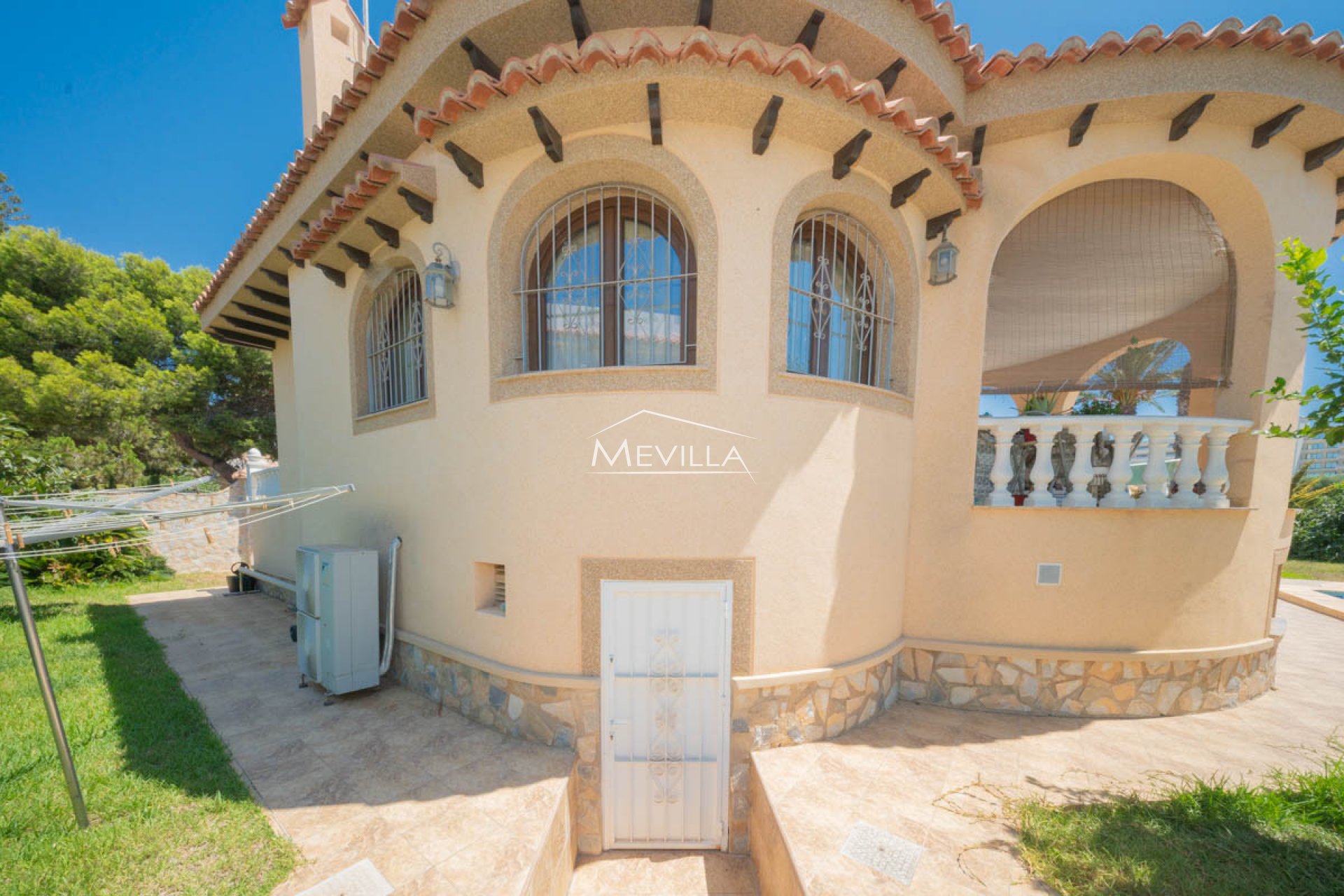 Resales - Villa - Orihuela Costa - La Zenia