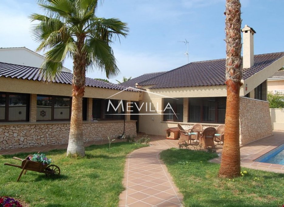 Resales - Villa - Orihuela Costa - La Zenia