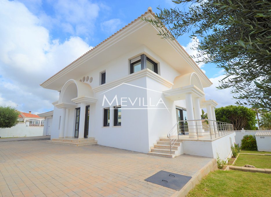 Resales - Villa - Orihuela Costa - Villamartin