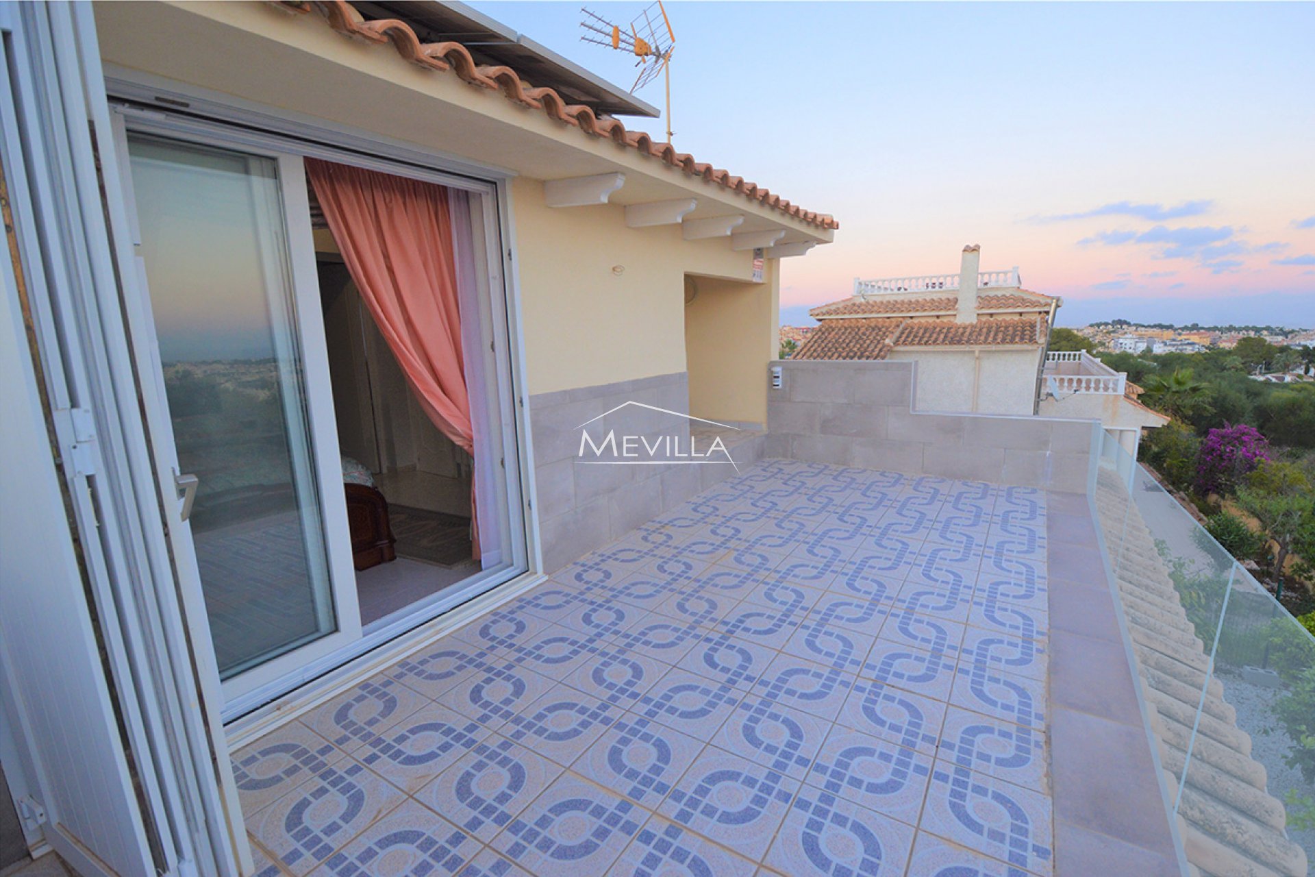 Resales - Villa - Orihuela Costa - Villamartin