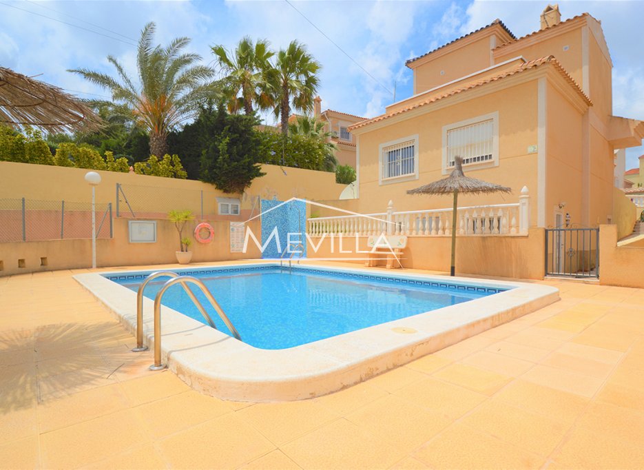 Resales - Villa - Orihuela Costa - Villamartin